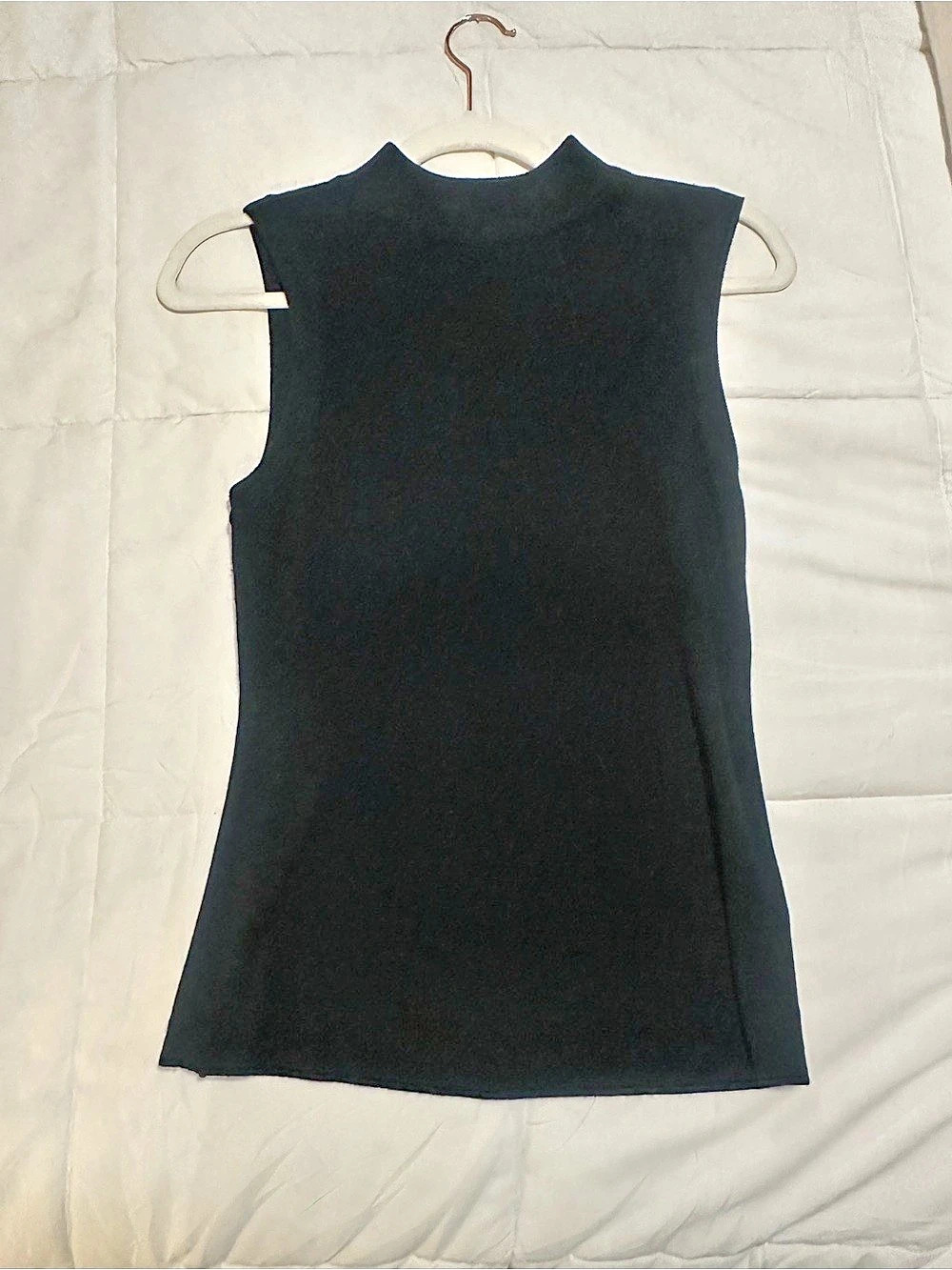 Sleeveless Mock Turtleneck Top in Black Size Small